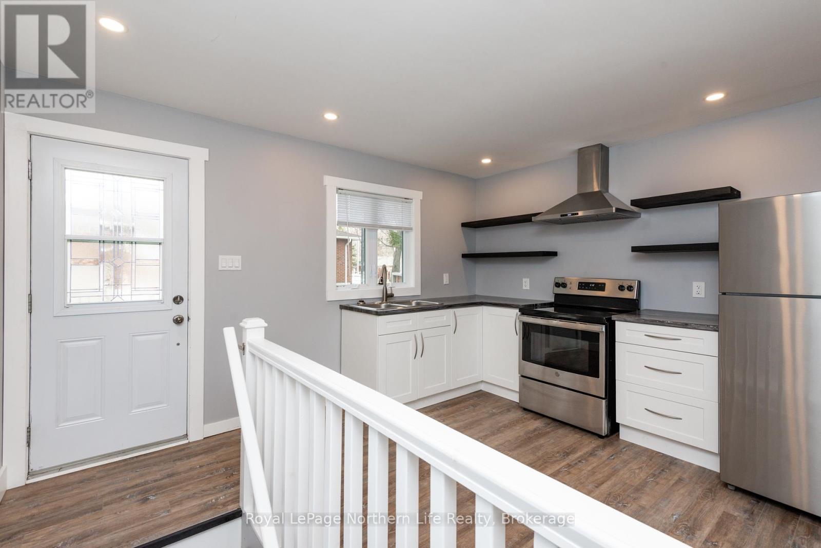 












905 AIRPORT ROAD

,
North Bay (Airport),




Ontario
P1C1A5

