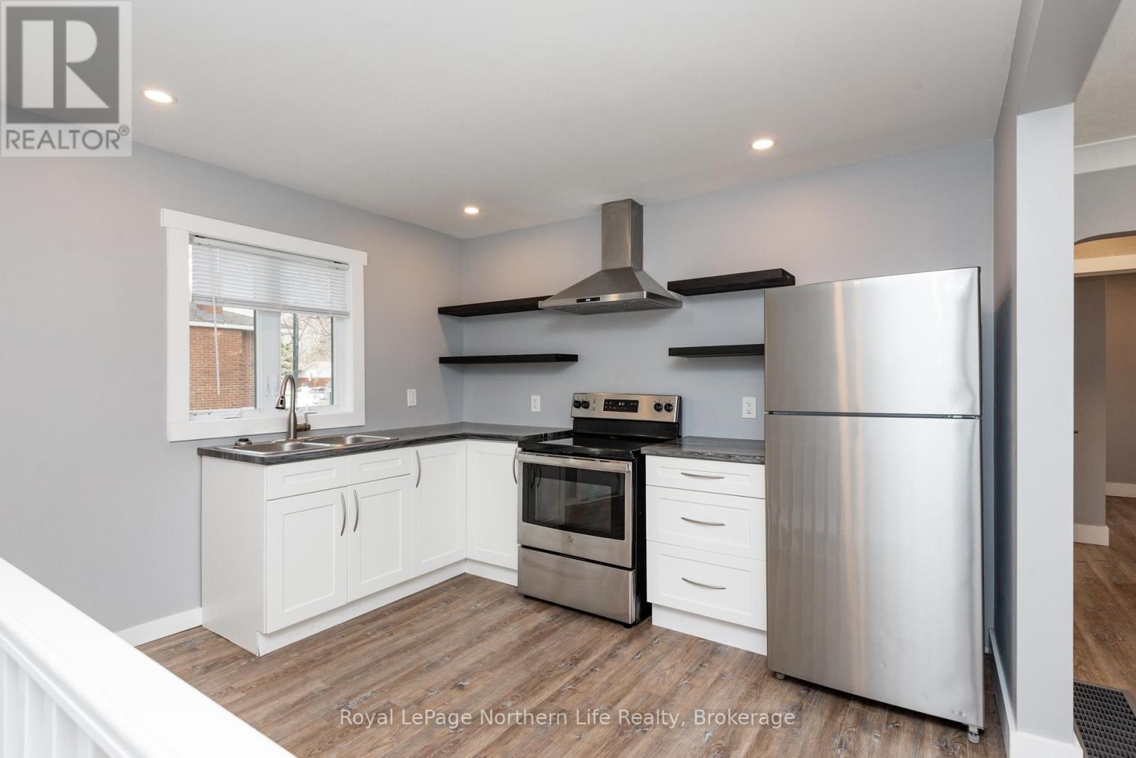 












905 AIRPORT ROAD

,
North Bay (Airport),




Ontario
P1C1A5

