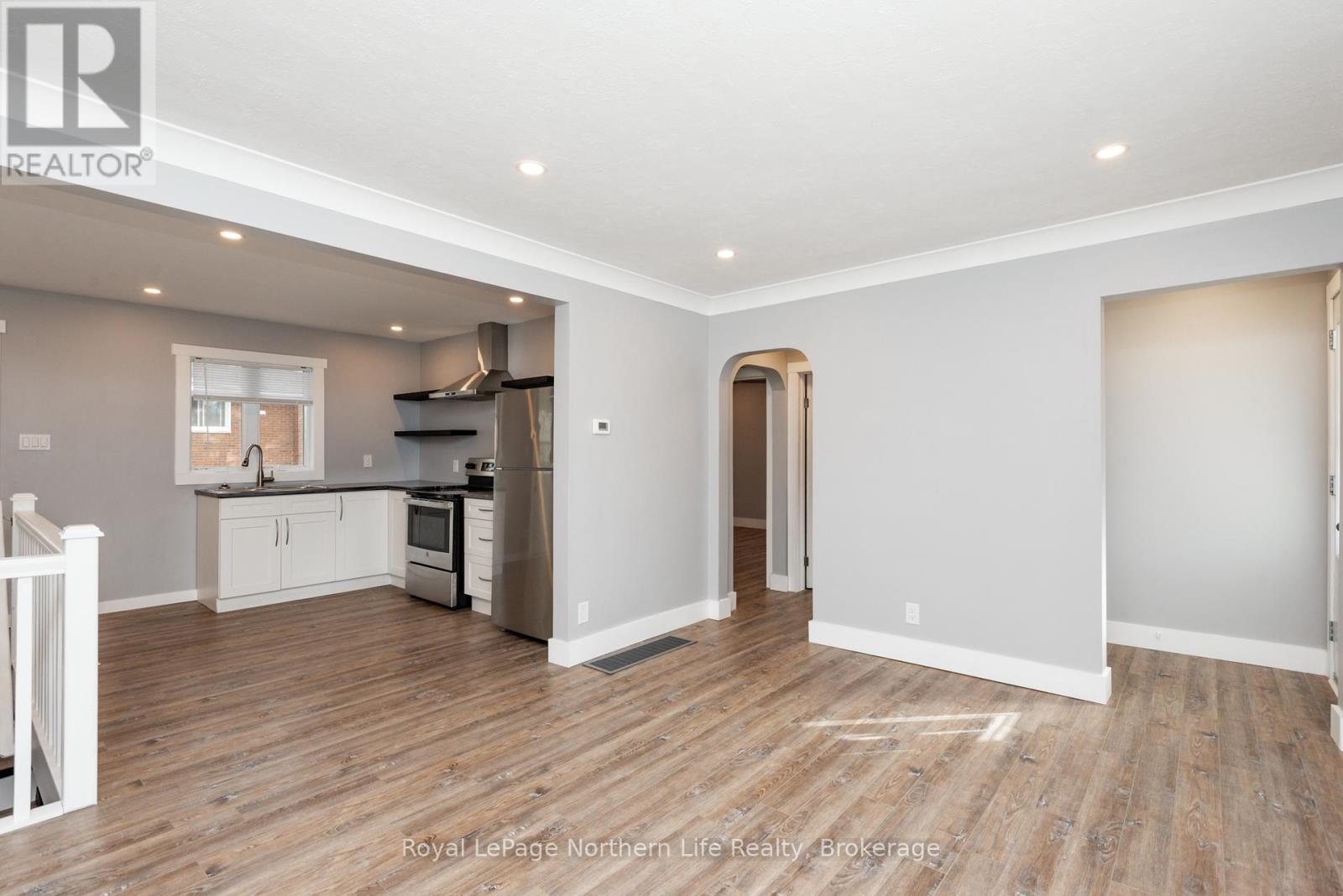 












905 AIRPORT ROAD

,
North Bay (Airport),




Ontario
P1C1A5

