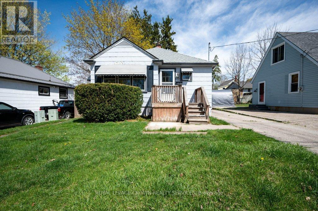 












821 JAMES STREET

,
Woodstock,




Ontario
N4S1R9


