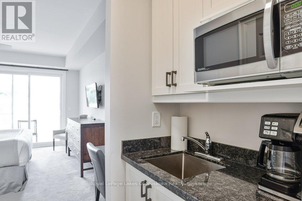 












6 - 1869 MUSKOKA RD 118 ROAD W

,
Muskoka Lakes (Monck (Muskoka Lakes)),




Ontario
P1L1W8

