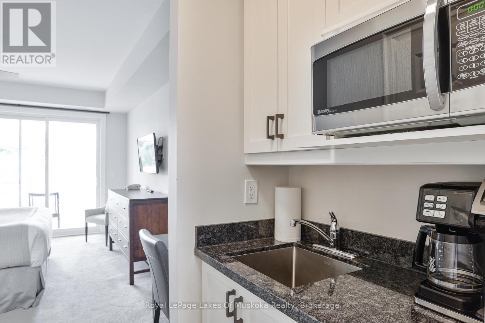












6 - 1869 MUSKOKA RD 118 ROAD W

,
Muskoka Lakes (Monck (Muskoka Lakes)),




Ontario
P1L1W8

