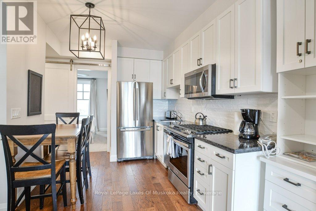 












6 - 1869 MUSKOKA RD 118 ROAD W

,
Muskoka Lakes (Monck (Muskoka Lakes)),




Ontario
P1L1W8

