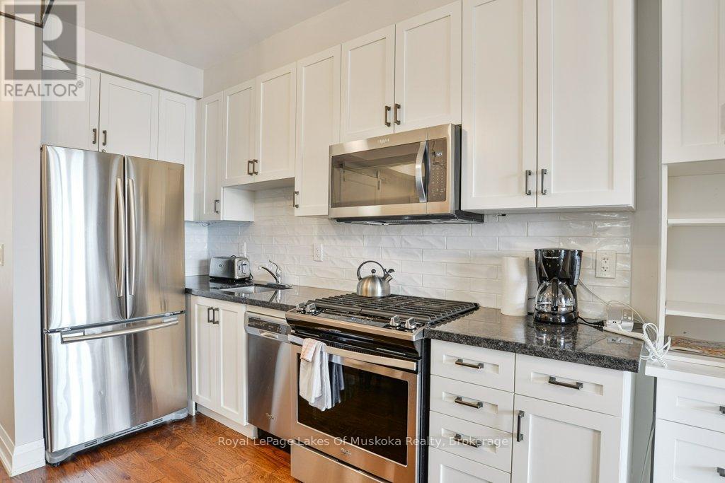 












6 - 1869 MUSKOKA RD 118 ROAD W

,
Muskoka Lakes (Monck (Muskoka Lakes)),




Ontario
P1L1W8

