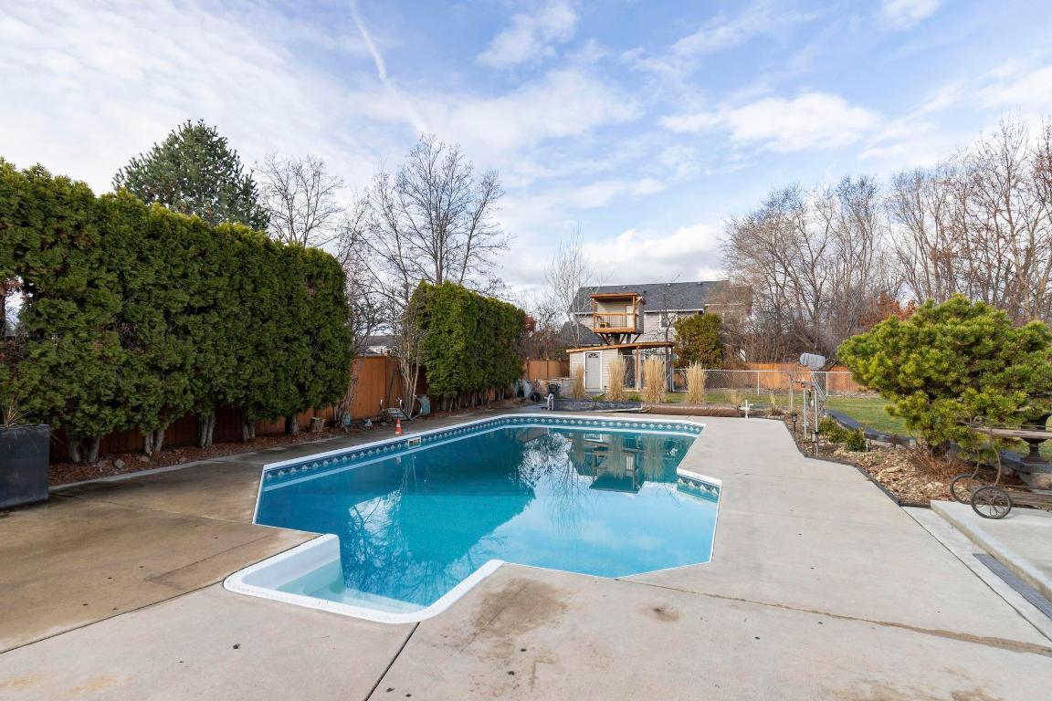









3050


Holland

Road,
Kelowna,




BC
V1W 3P8

