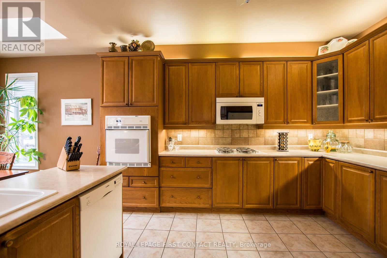 












47 BIRKHALL PLACE

,
Barrie,




Ontario
L4N0K5

