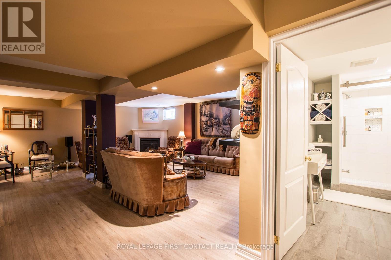 












47 BIRKHALL PLACE

,
Barrie,




Ontario
L4N0K5

