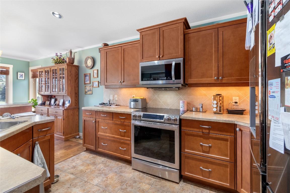 









1493


Tanemura

Crescent,
Kelowna,




BC
V1P 1N8

