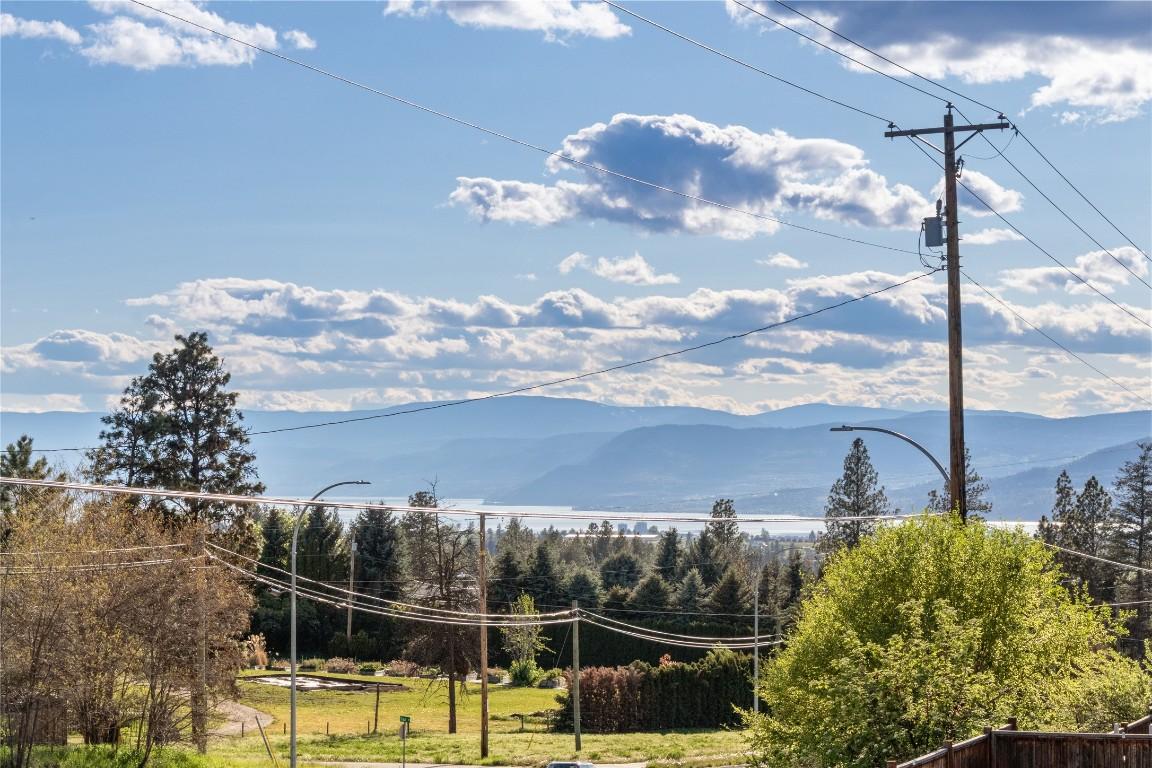 









1493


Tanemura

Crescent,
Kelowna,




BC
V1P 1N8

