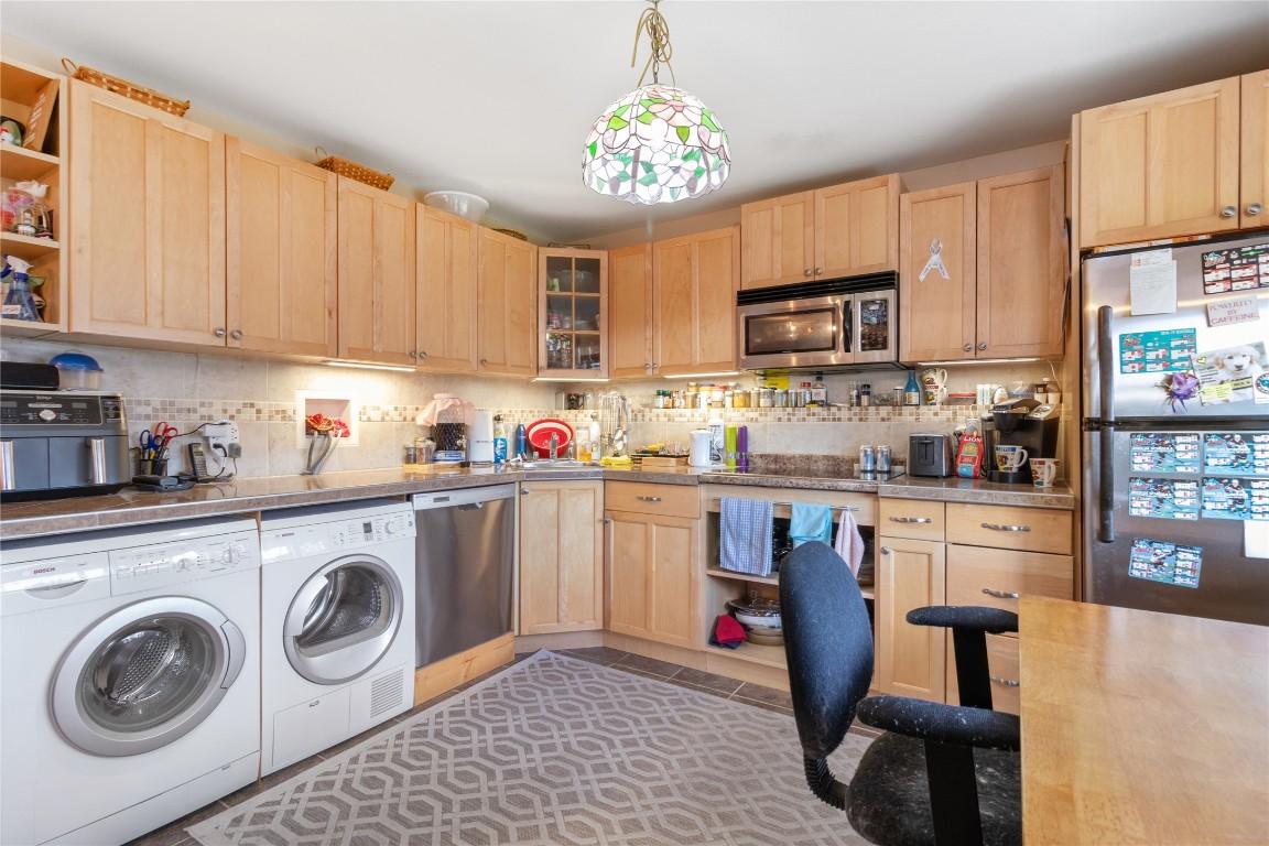 









1493


Tanemura

Crescent,
Kelowna,




BC
V1P 1N8

