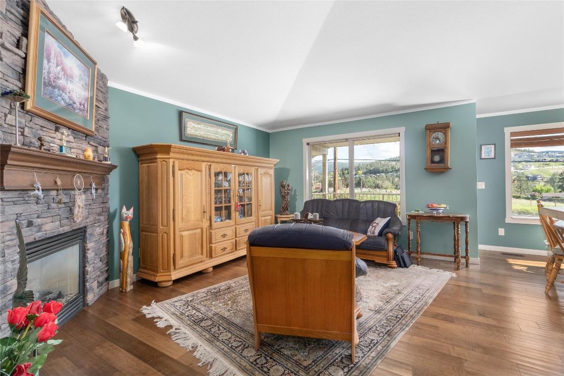 









1493


Tanemura

Crescent,
Kelowna,




BC
V1P 1N8

