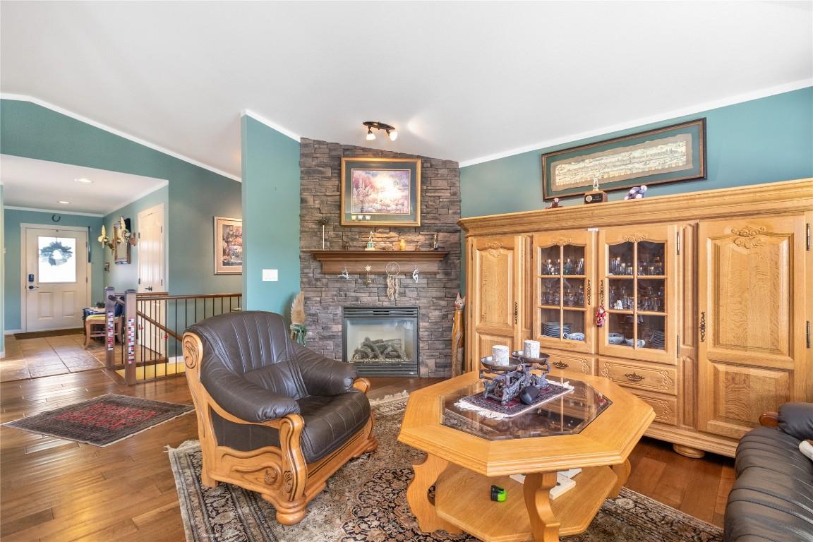 









1493


Tanemura

Crescent,
Kelowna,




BC
V1P 1N8

