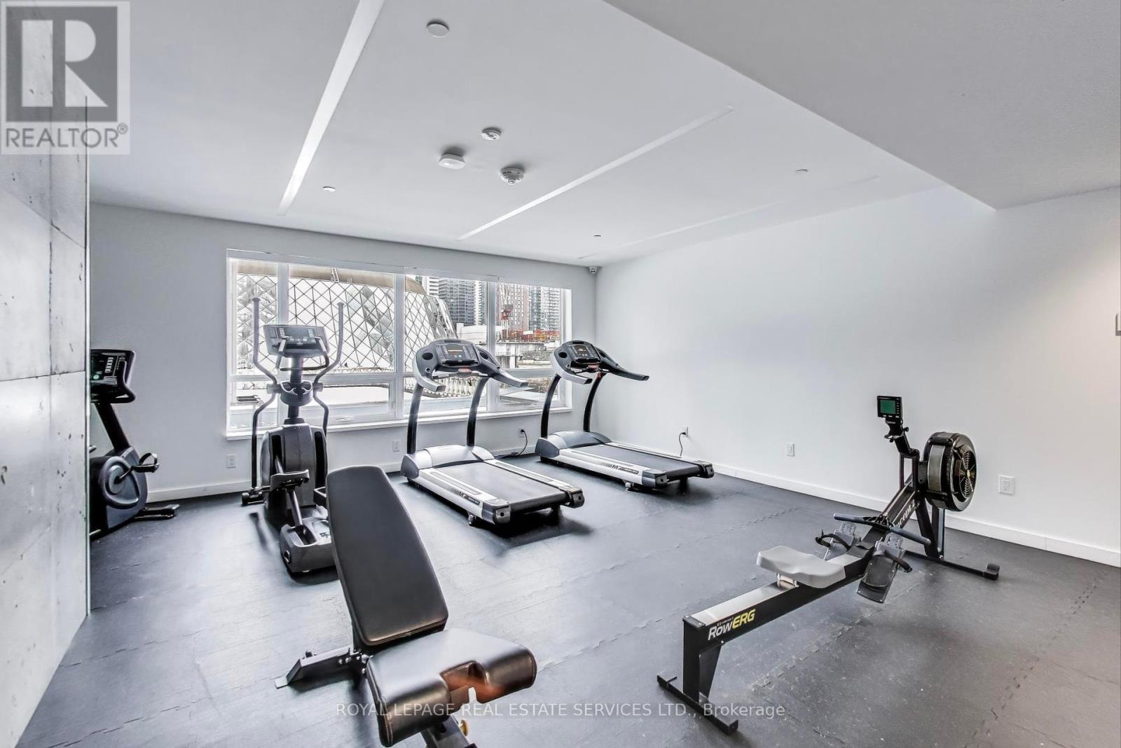 












1005 - 71 SIMCOE STREET

,
Toronto,




Ontario
M5J2S9

