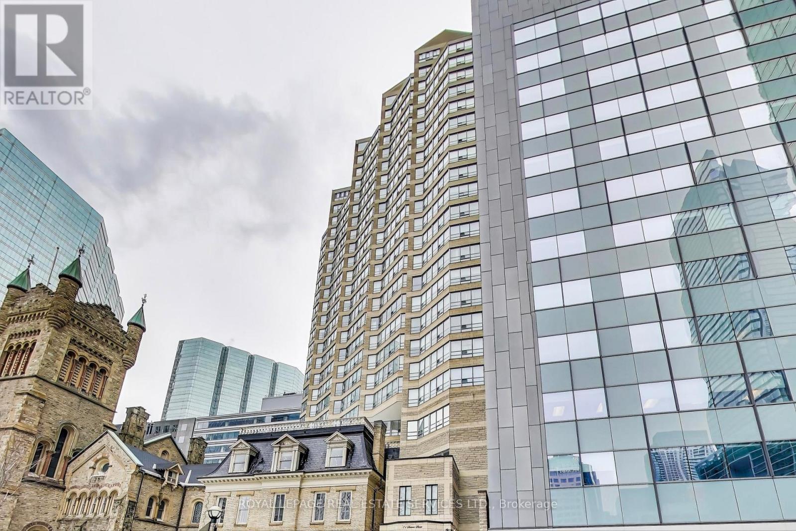 












1005 - 71 SIMCOE STREET

,
Toronto,




Ontario
M5J2S9

