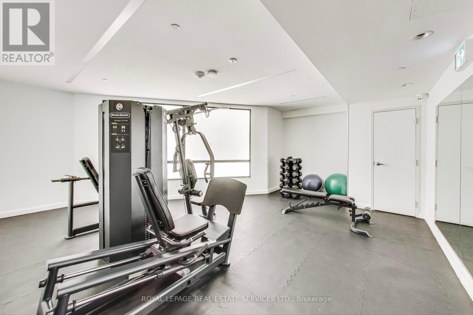 












1005 - 71 SIMCOE STREET

,
Toronto,




Ontario
M5J2S9

