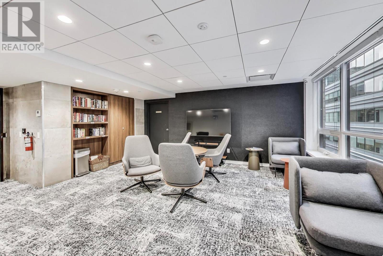 












1005 - 71 SIMCOE STREET

,
Toronto,




Ontario
M5J2S9

