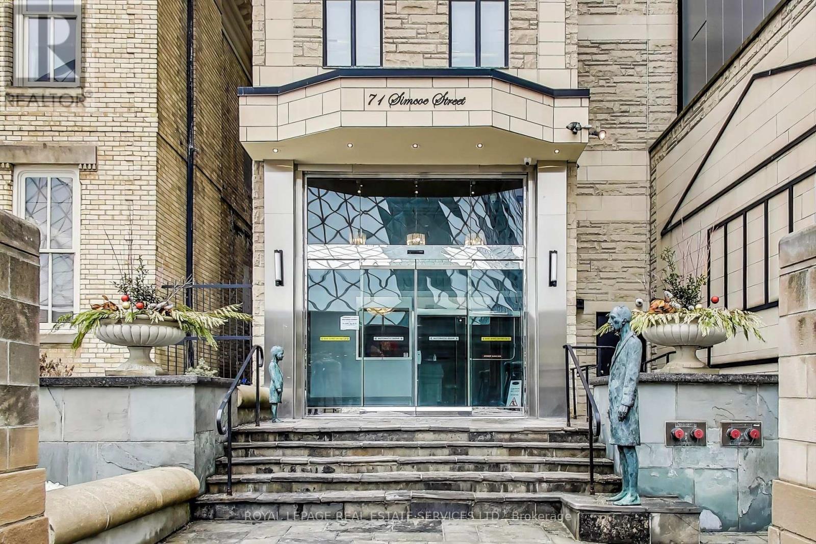 












1005 - 71 SIMCOE STREET

,
Toronto,




Ontario
M5J2S9

