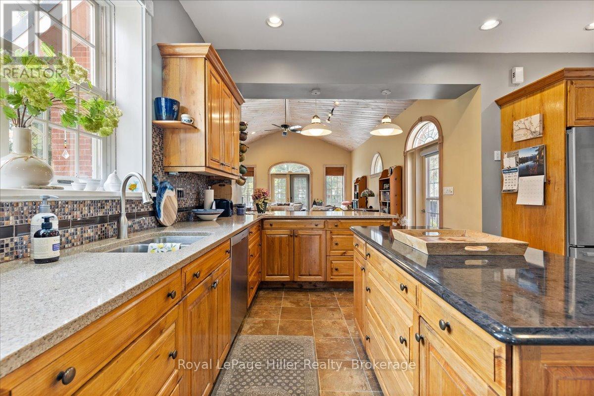 












165 STATION ROAD

,
Perth South (Sebringville),




Ontario
N0K1X0

