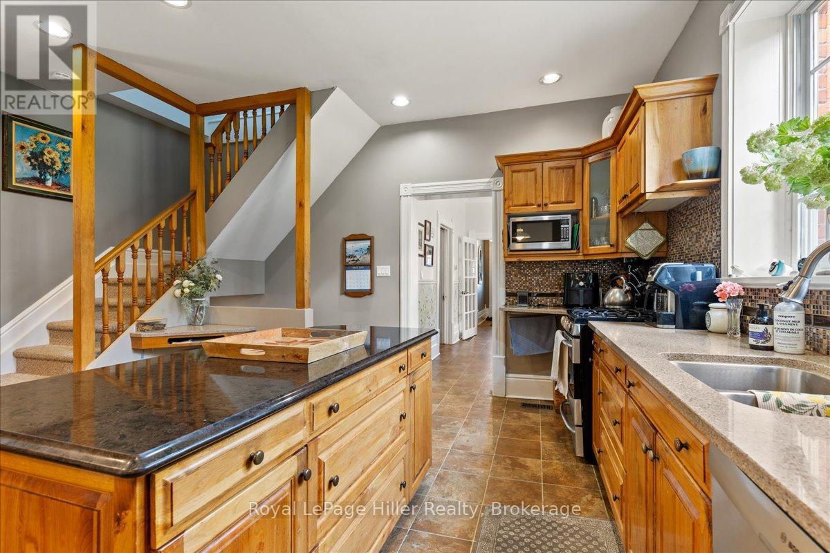 












165 STATION ROAD

,
Perth South (Sebringville),




Ontario
N0K1X0

