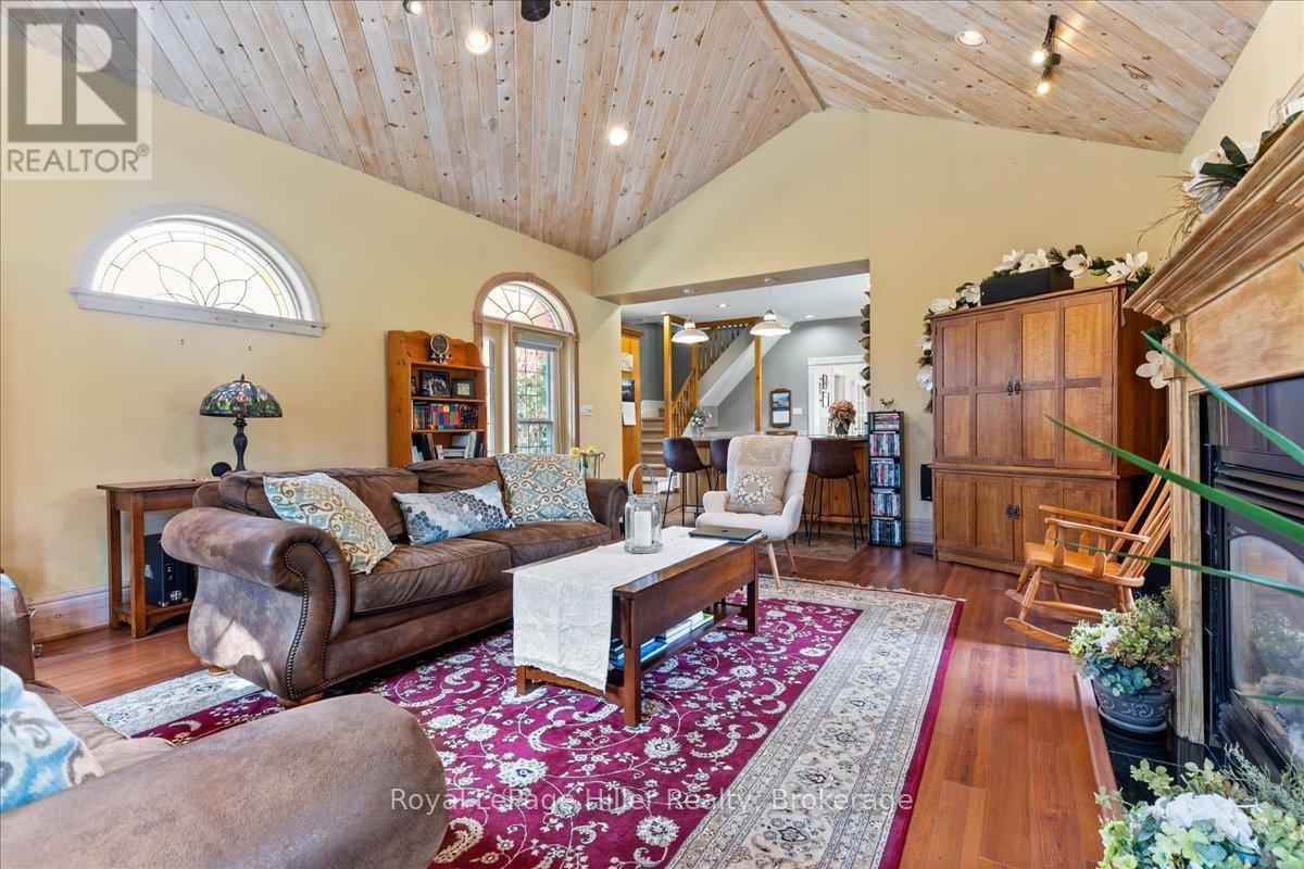 












165 STATION ROAD

,
Perth South (Sebringville),




Ontario
N0K1X0

