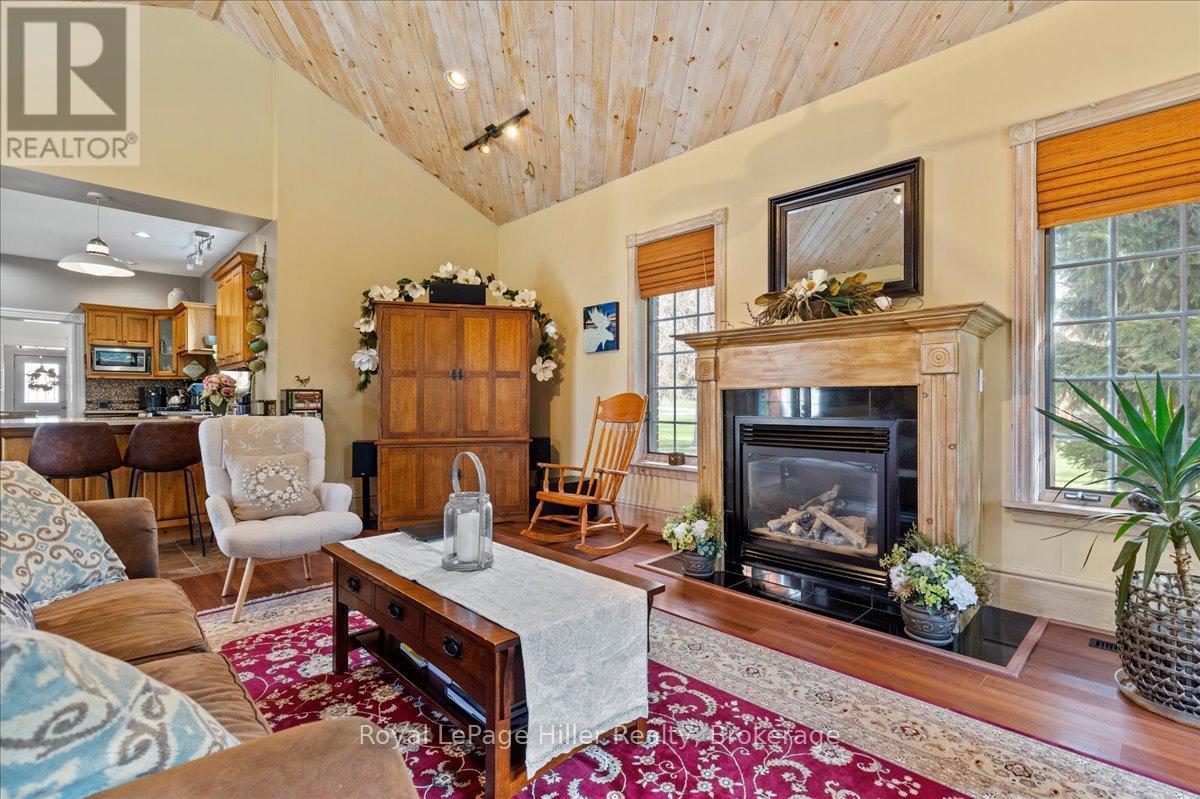 












165 STATION ROAD

,
Perth South (Sebringville),




Ontario
N0K1X0


