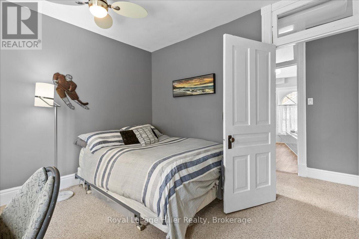 












165 STATION ROAD

,
Perth South (Sebringville),




Ontario
N0K1X0

