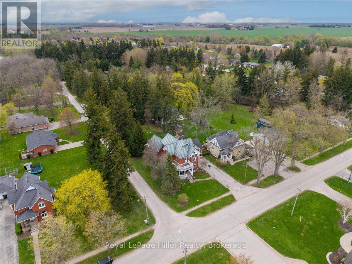 












165 STATION ROAD

,
Perth South (Sebringville),




Ontario
N0K1X0

