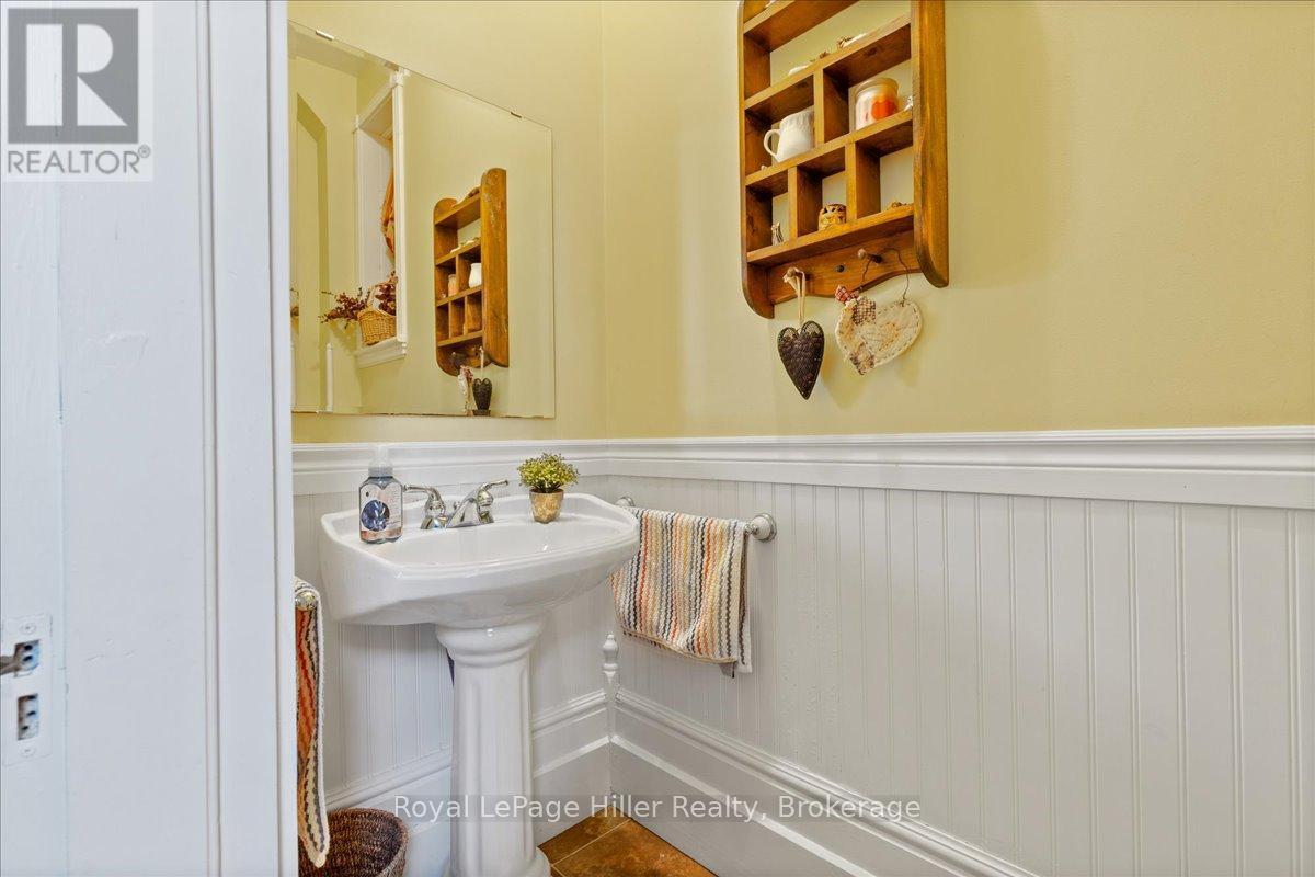 












165 STATION ROAD

,
Perth South (Sebringville),




Ontario
N0K1X0


