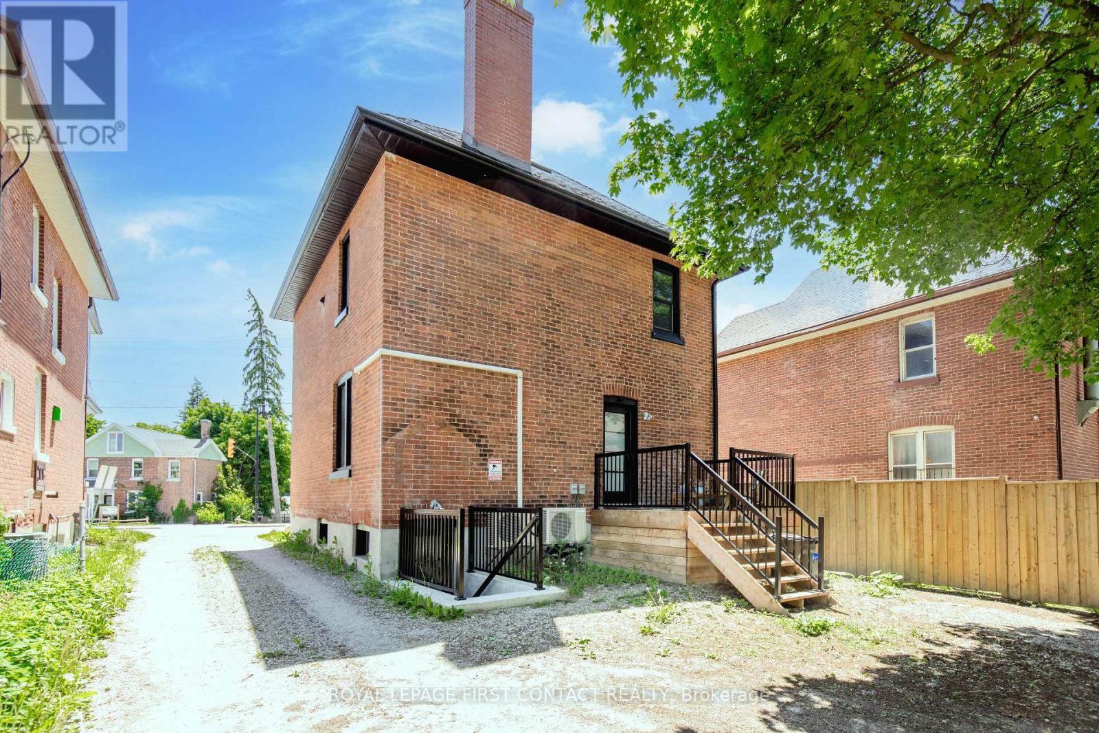 












40 SOPHIA STREET W

,
Barrie,




Ontario
L4N1J3

