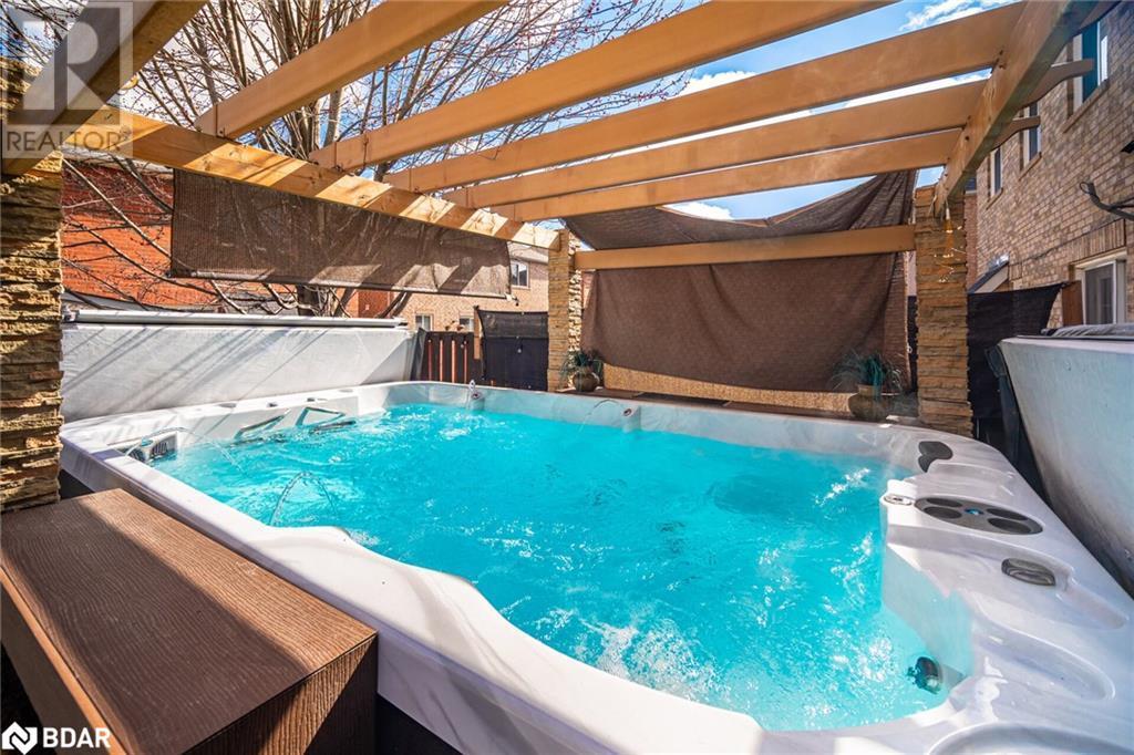 












1240 FIELD Drive

,
Milton,




Ontario
L9T6G4

