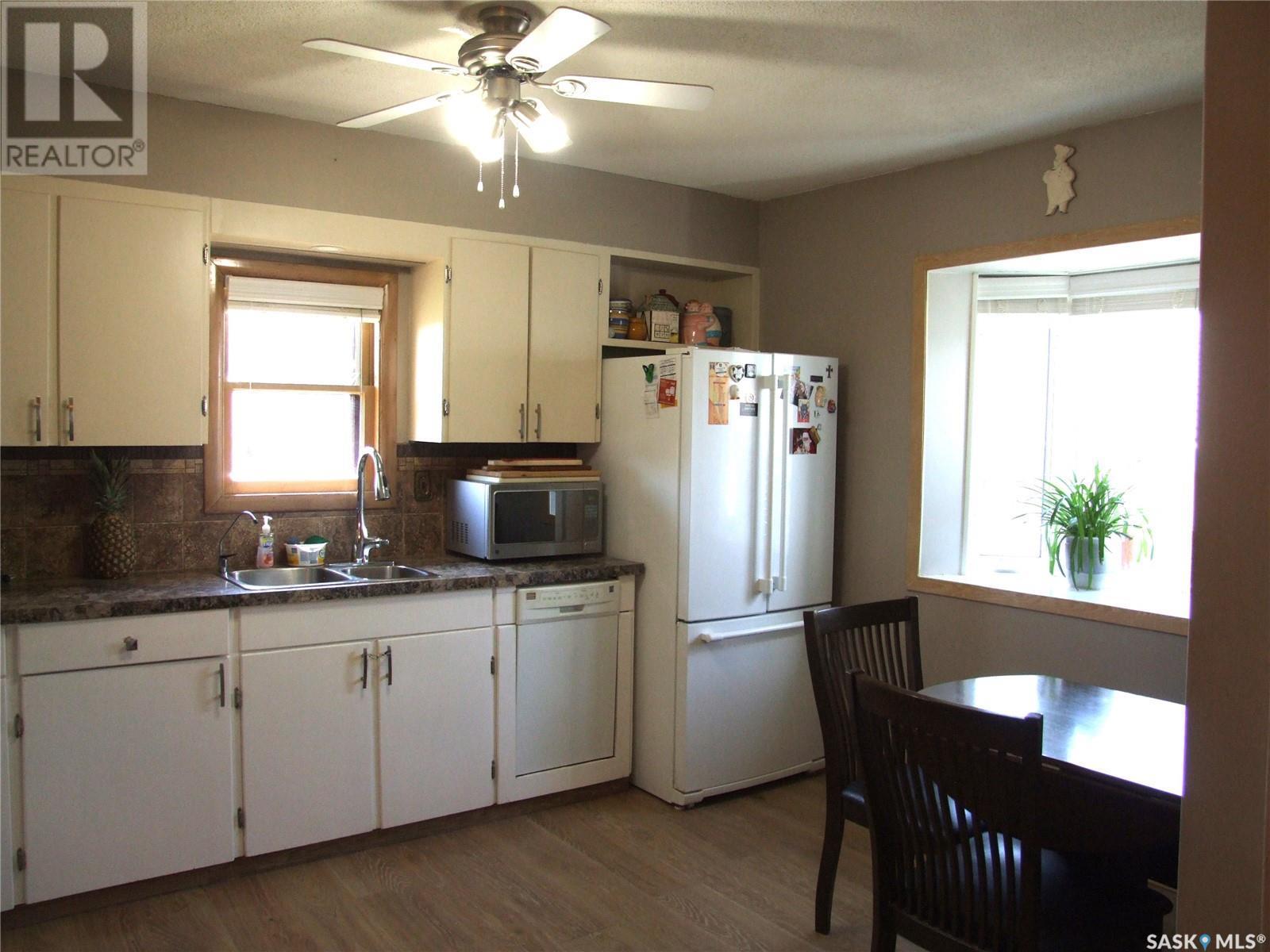 












219 4th AVENUE E

,
Leader,




Saskatchewan
S0N1H0

