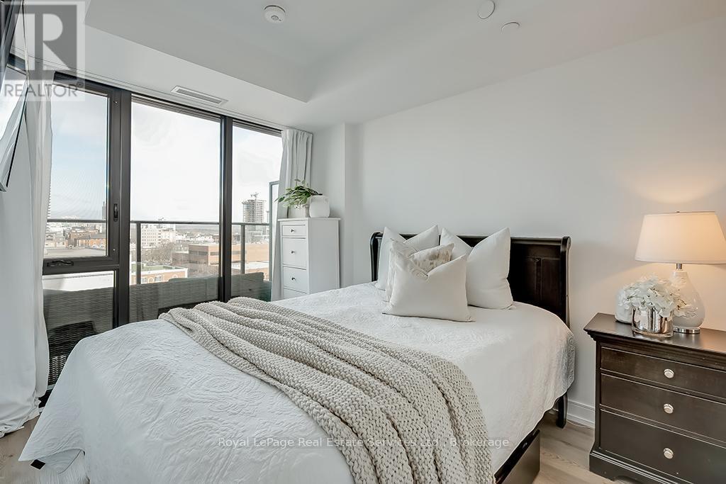 












912 - 1 JARVIS STREET

,
Hamilton (Beasley),




Ontario
L8R3J2

