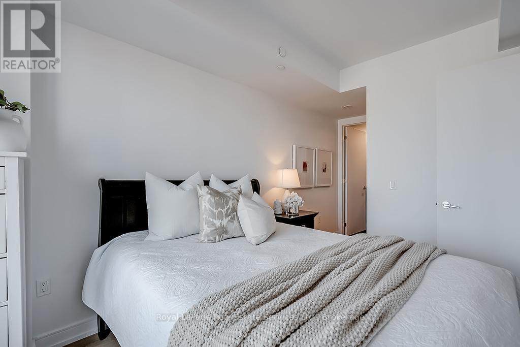 












912 - 1 JARVIS STREET

,
Hamilton (Beasley),




Ontario
L8R3J2

