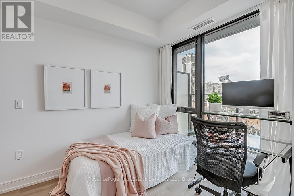 












912 - 1 JARVIS STREET

,
Hamilton (Beasley),




Ontario
L8R3J2

