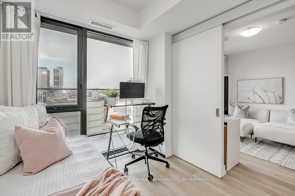 












912 - 1 JARVIS STREET

,
Hamilton (Beasley),




Ontario
L8R3J2

