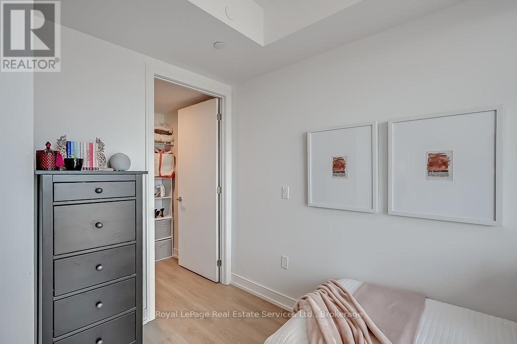 












912 - 1 JARVIS STREET

,
Hamilton (Beasley),




Ontario
L8R3J2

