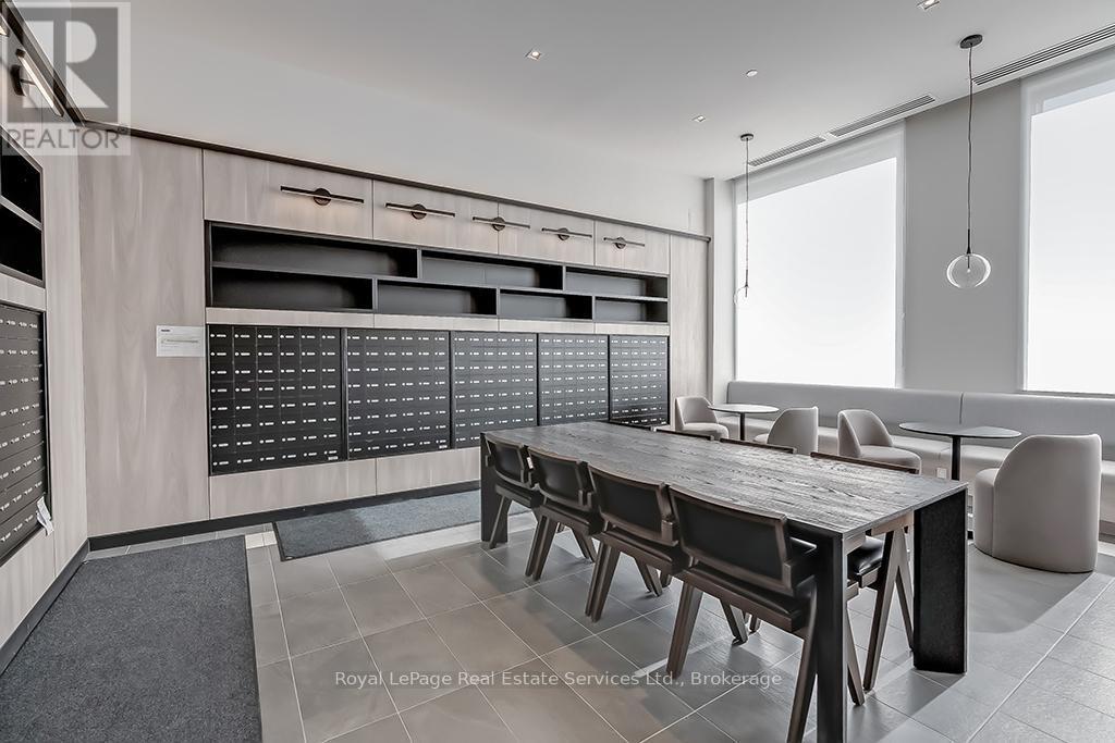 












912 - 1 JARVIS STREET

,
Hamilton (Beasley),




Ontario
L8R3J2

