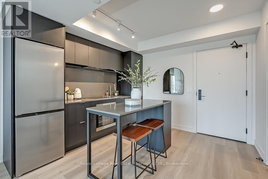












912 - 1 JARVIS STREET

,
Hamilton (Beasley),




Ontario
L8R3J2

