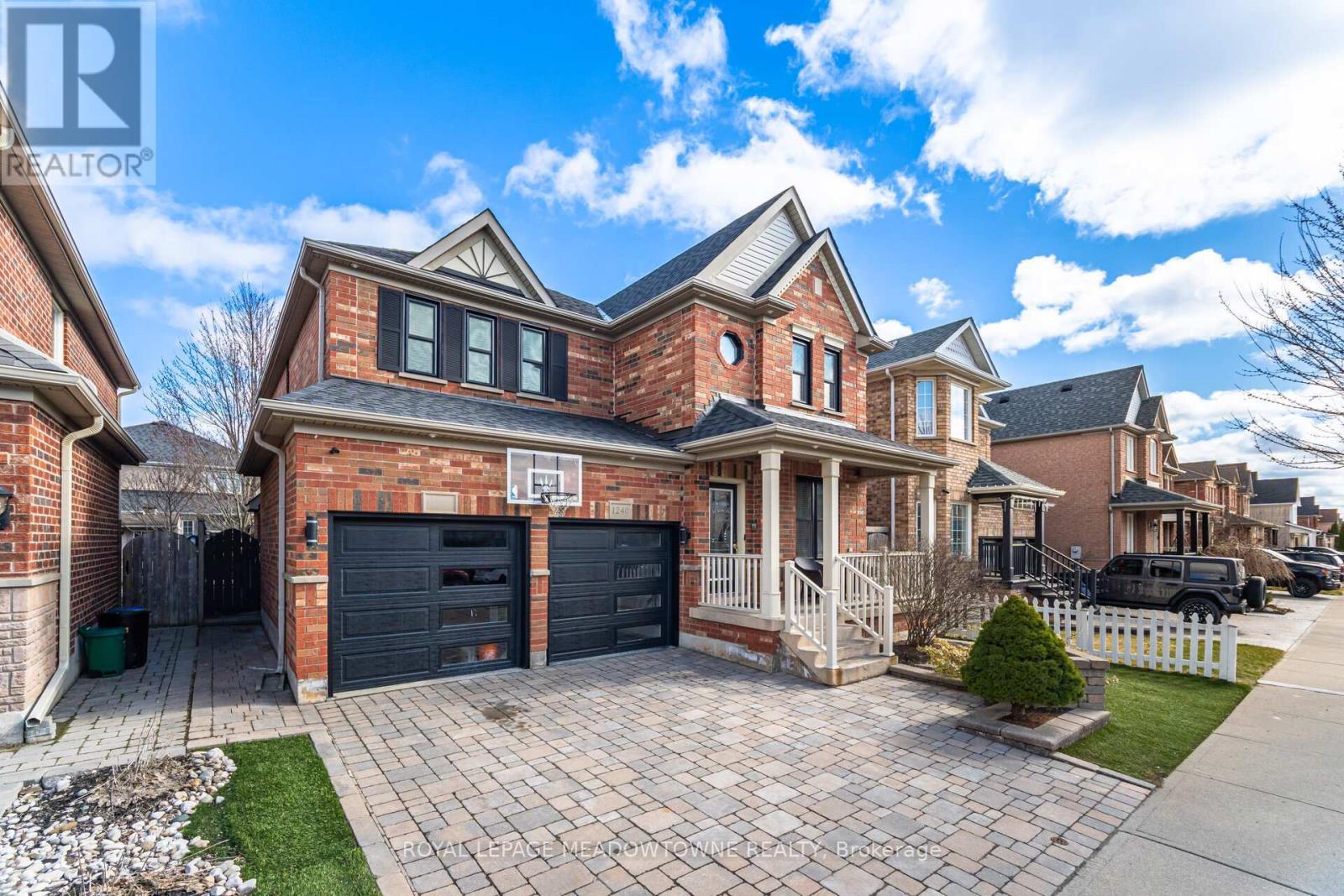 












1240 FIELD DRIVE

,
Milton,




Ontario
L9T6G4

