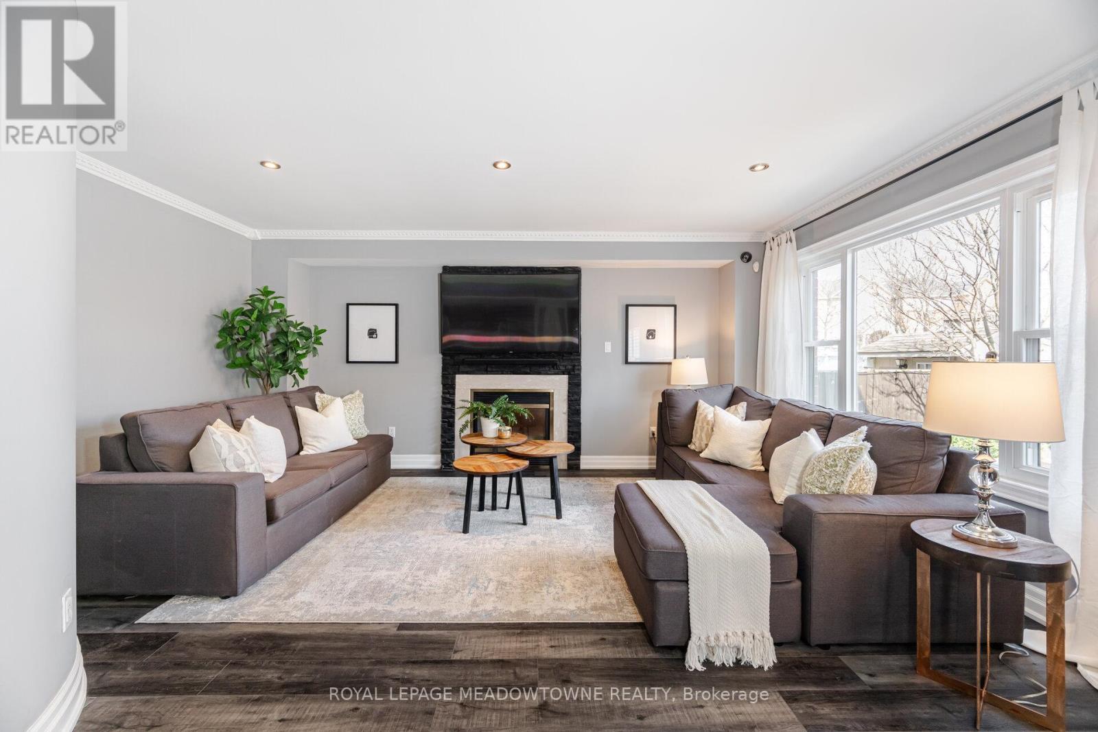 












1240 FIELD DRIVE

,
Milton,




Ontario
L9T6G4

