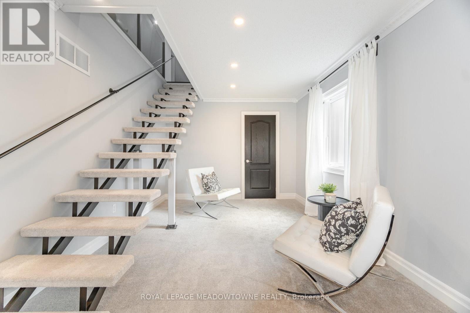 












1240 FIELD DRIVE

,
Milton,




Ontario
L9T6G4

