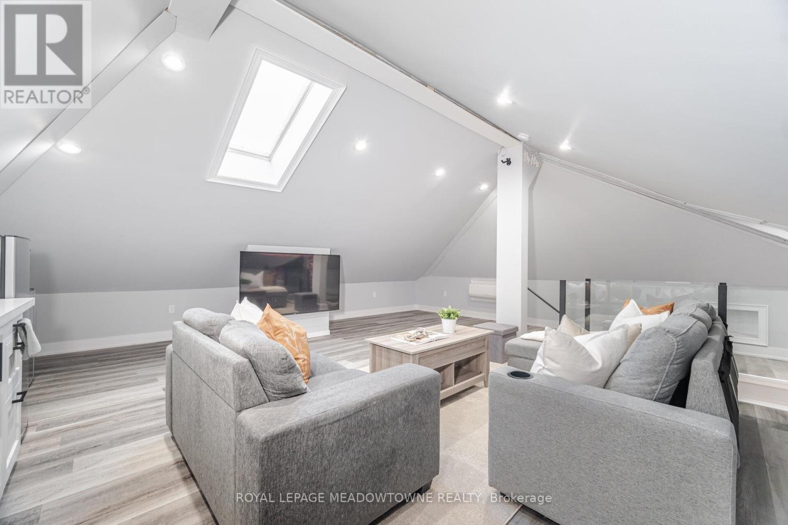 












1240 FIELD DRIVE

,
Milton,




Ontario
L9T6G4

