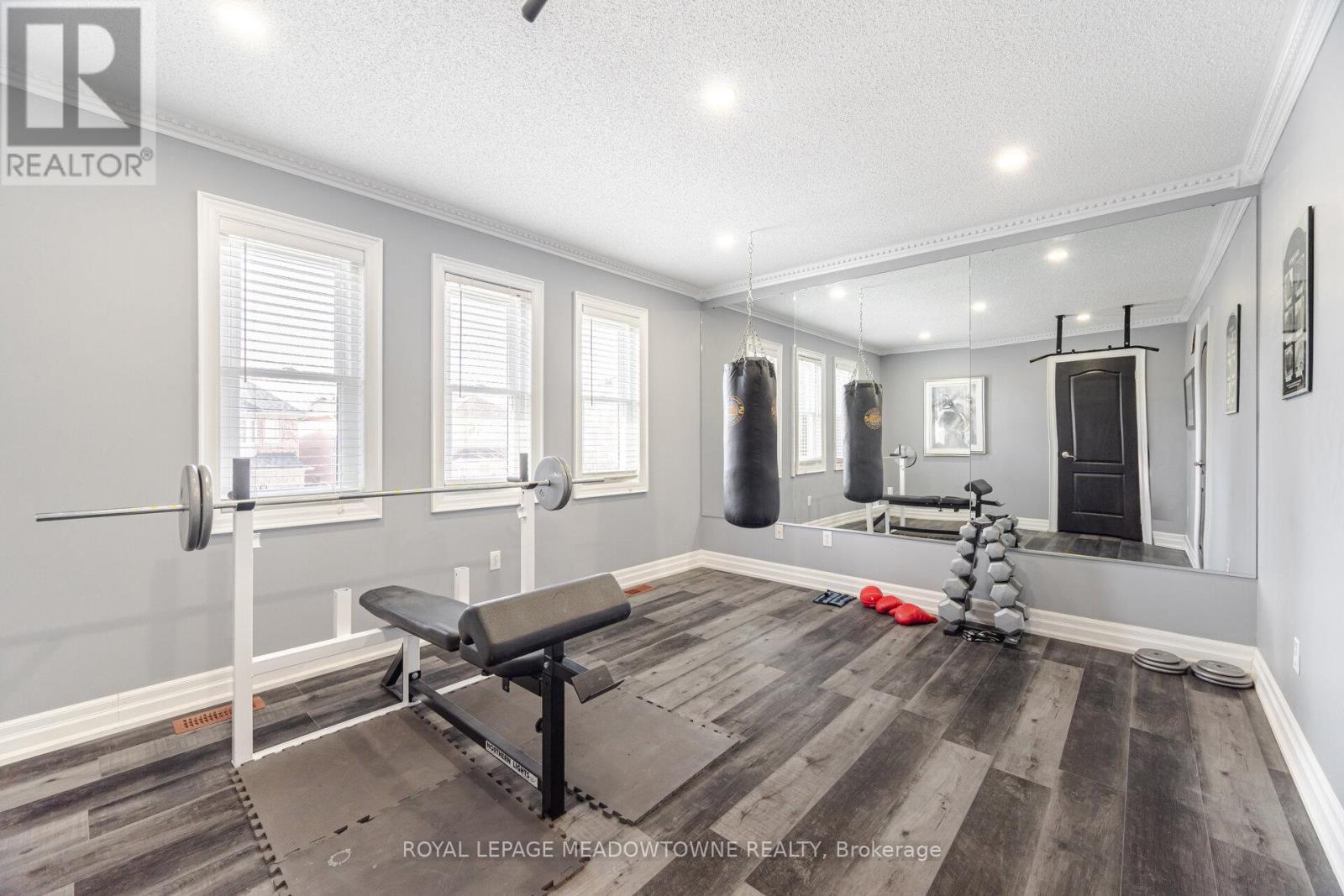 












1240 FIELD DRIVE

,
Milton,




Ontario
L9T6G4


