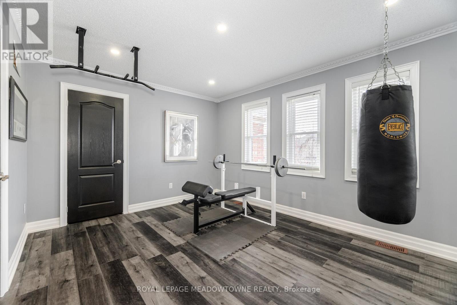 












1240 FIELD DRIVE

,
Milton,




Ontario
L9T6G4

