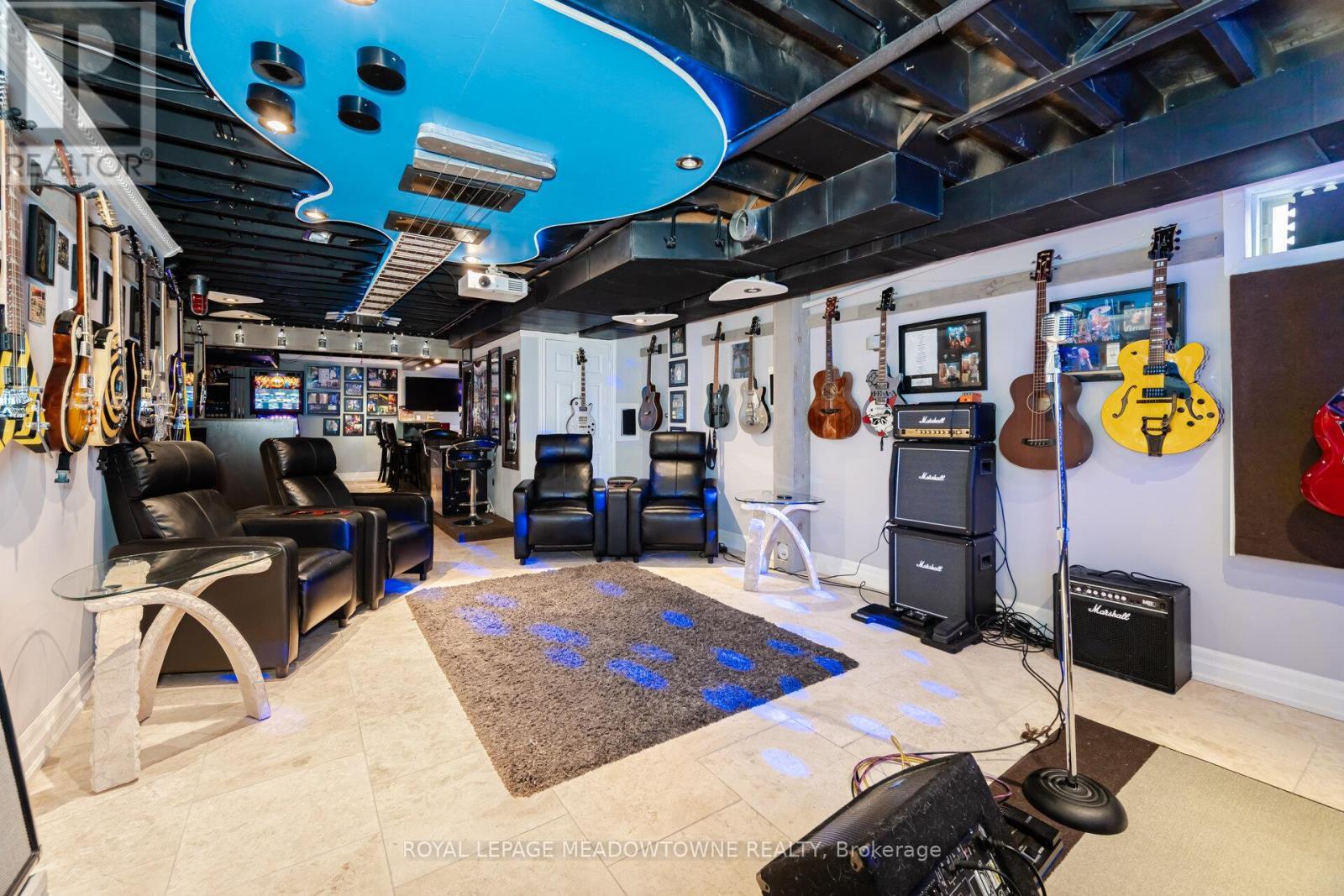 












1240 FIELD DRIVE

,
Milton,




Ontario
L9T6G4

