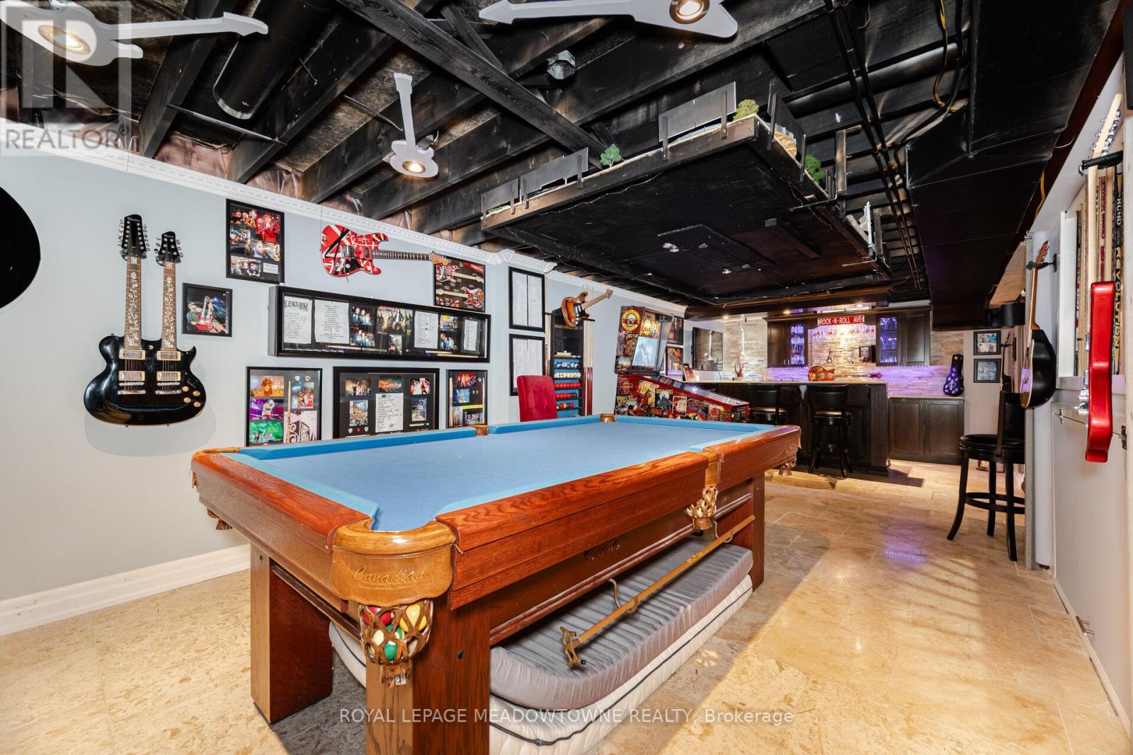 












1240 FIELD DRIVE

,
Milton,




Ontario
L9T6G4

