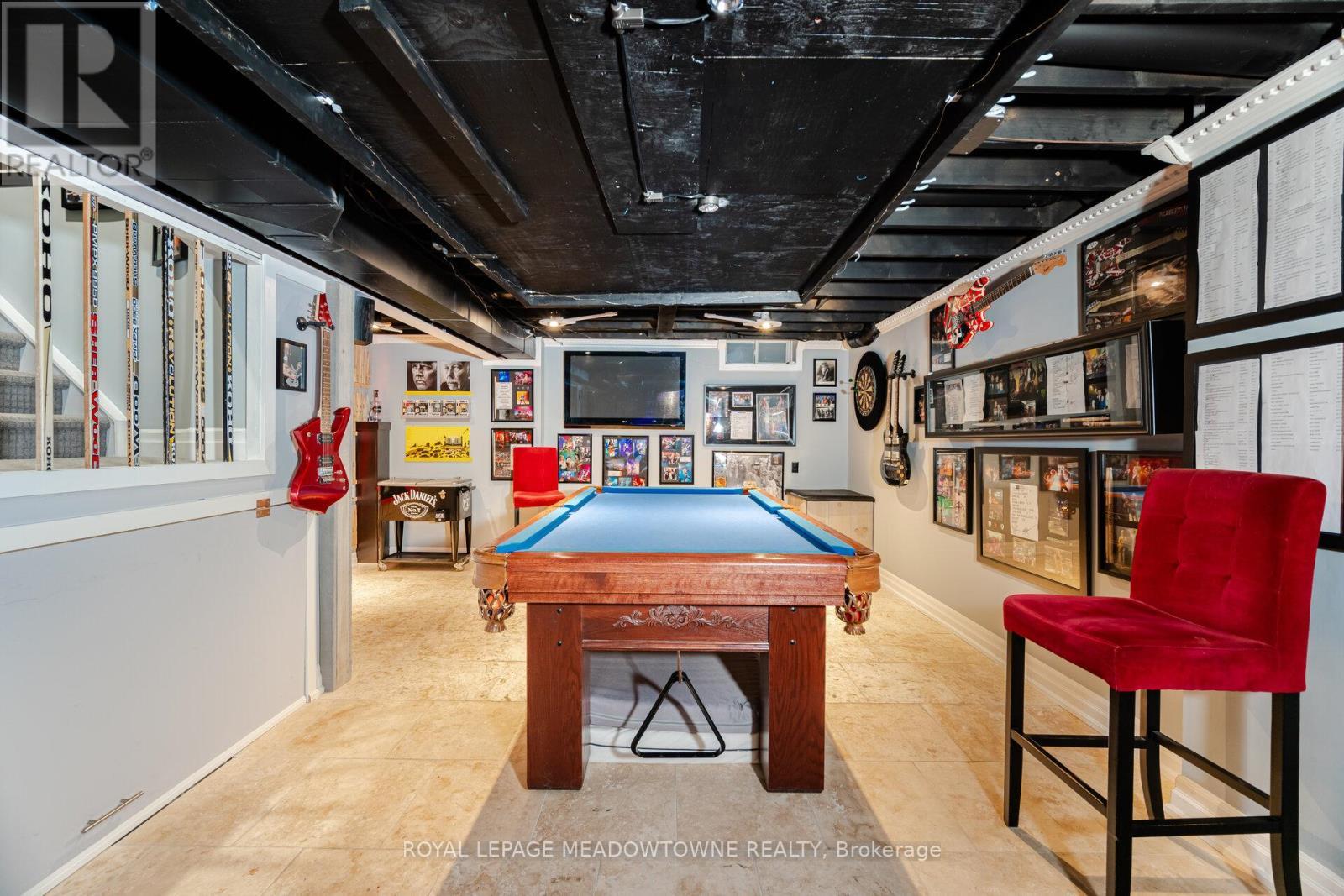 












1240 FIELD DRIVE

,
Milton,




Ontario
L9T6G4

