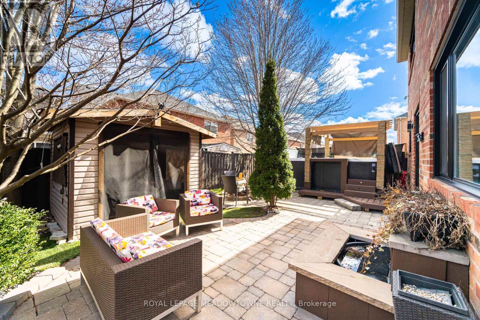 












1240 FIELD DRIVE

,
Milton,




Ontario
L9T6G4

