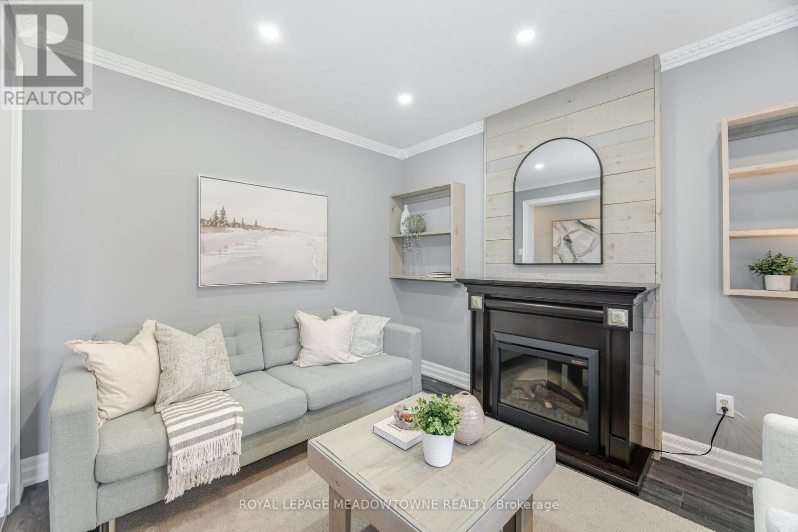 












1240 FIELD DRIVE

,
Milton,




Ontario
L9T6G4

