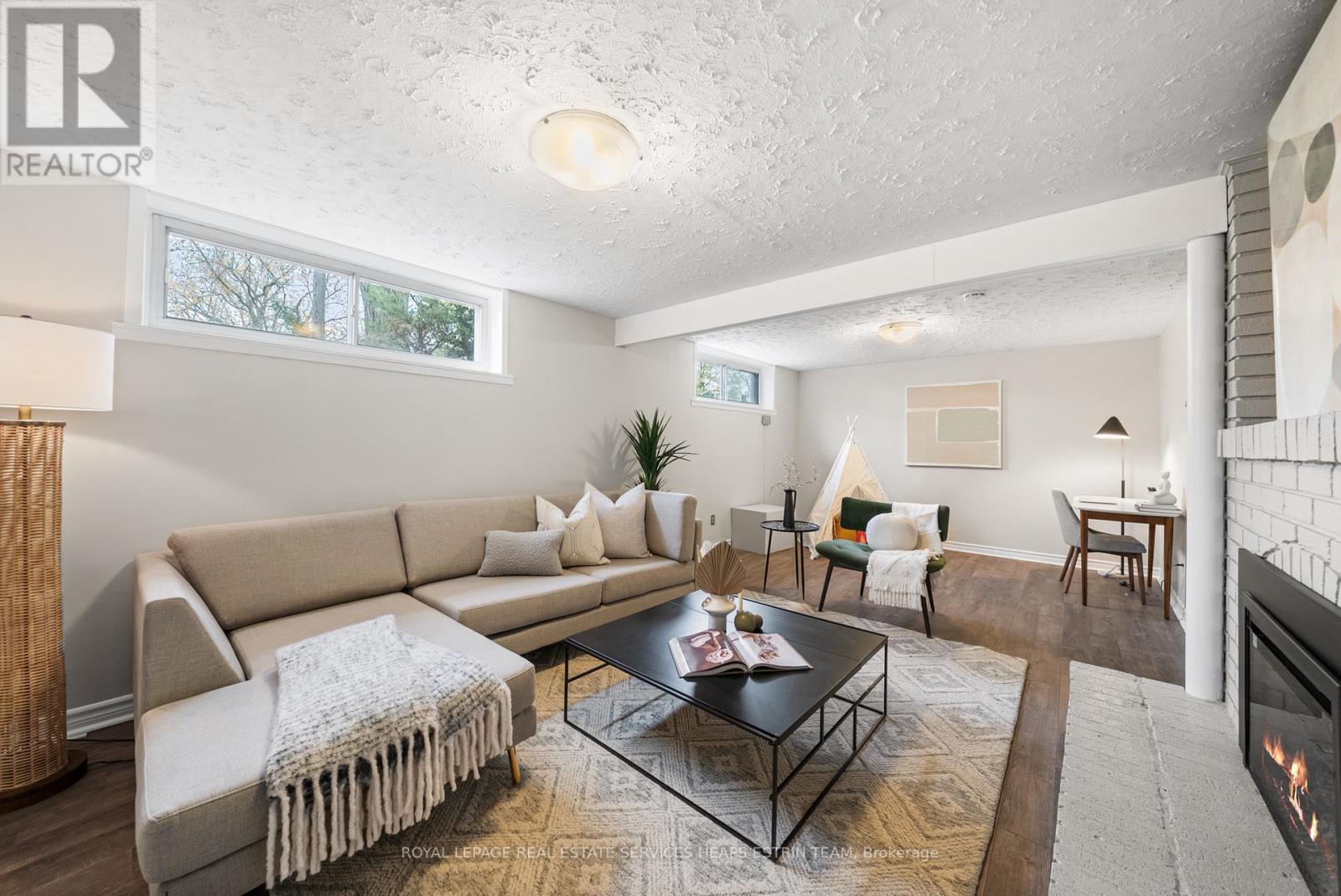 












7 KECALA ROAD

,
Toronto,




Ontario
M1P1K5

